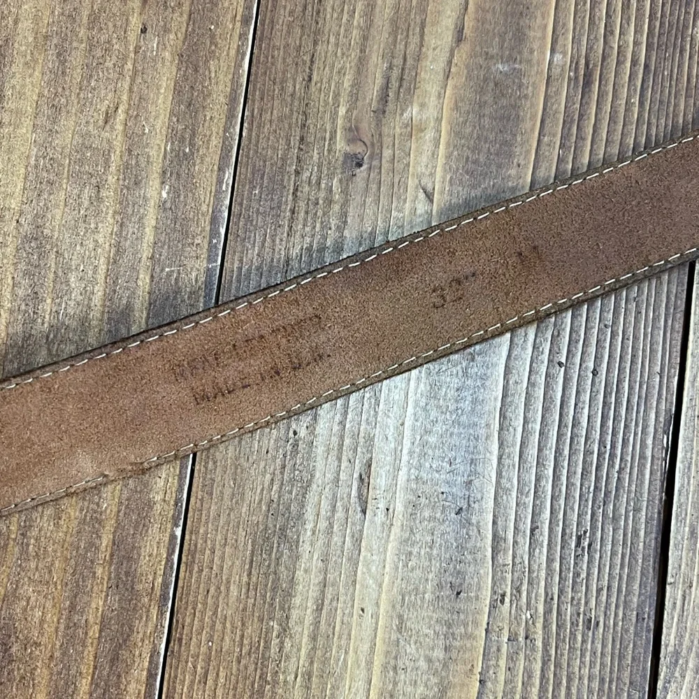 Stamped crocodile print leather belt tan with silver tone size 32